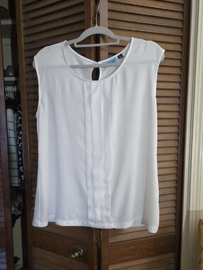 Cynthia Rowley White Sleeveless Pleated Front Blouse